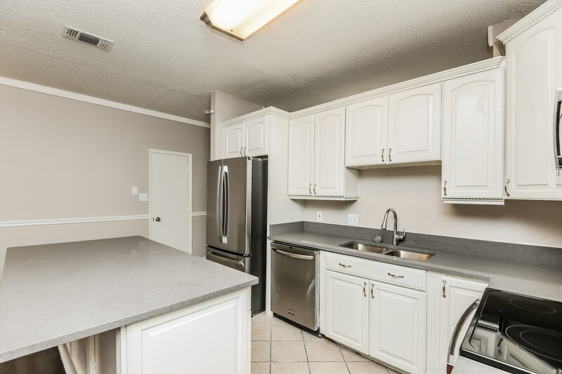 2,245/Mo, 216 Rosewood Ln Cedar Hill, TX 75104 Kitchen View 2