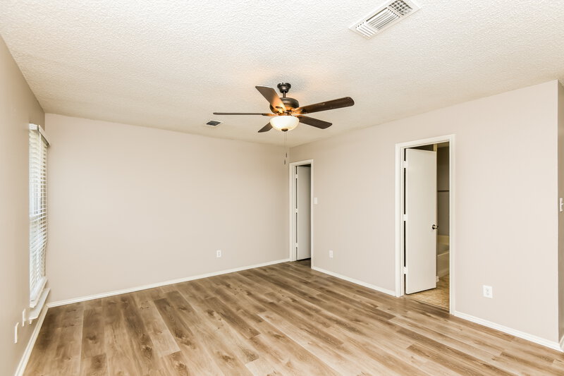 2,245/Mo, 216 Rosewood Ln Cedar Hill, TX 75104 Main Bedroom View 2
