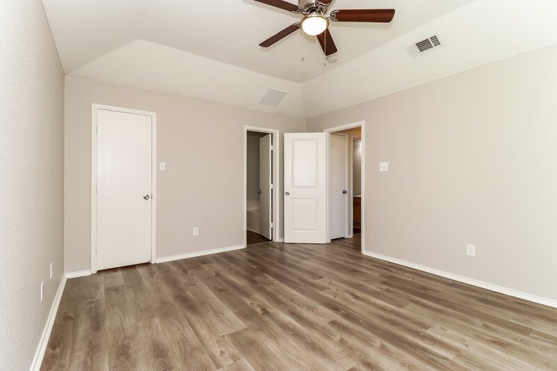 2,060/Mo, 14101 Black Gold Trl Haslet, TX 76052 Main Bedroom View