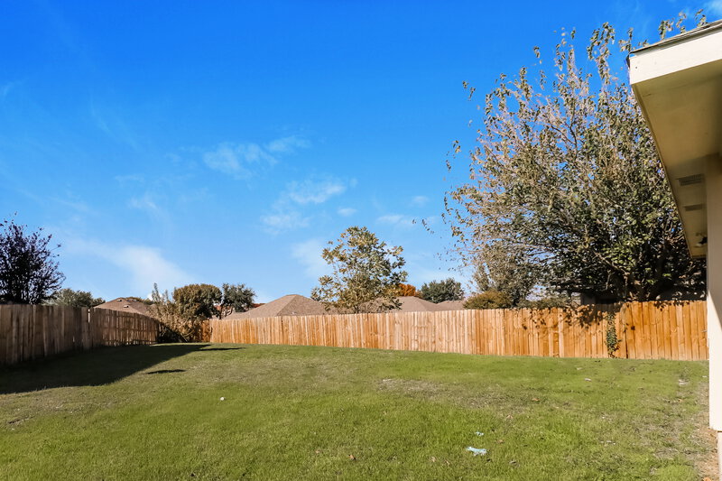 2,060/Mo, 14101 Black Gold Trl Haslet, TX 76052 Backyard View