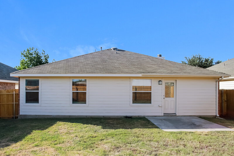 1,930/Mo, 1304 Barrel Run Haslet, TX 76052 Rear View