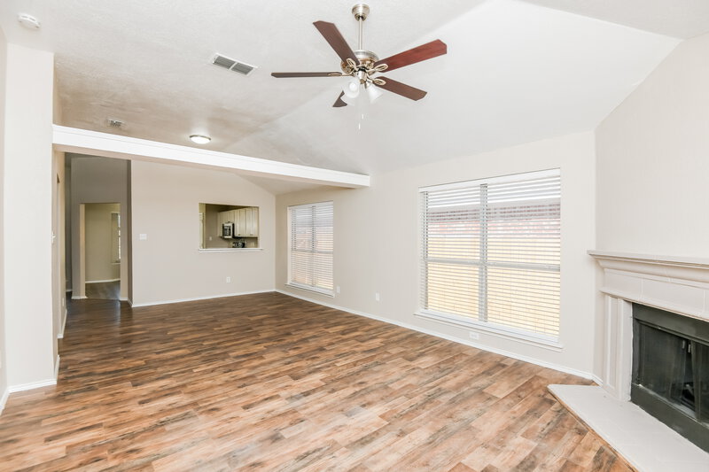 1,985/Mo, 10217 Cypress Hills Dr Fort Worth, TX 76108 Living Room View