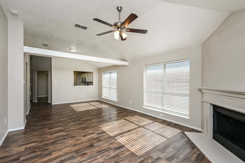 1,910/Mo, 10217 Cypress Hills Dr Fort Worth, TX 76108 Living Room View 2