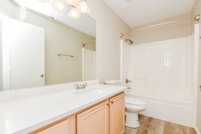 1,985/Mo, 10217 Cypress Hills Dr Fort Worth, TX 76108 Bathroom View