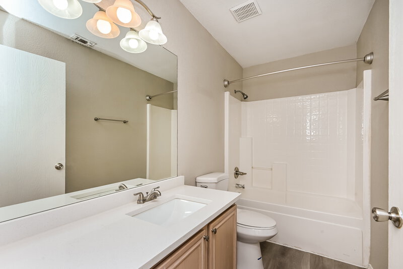1,910/Mo, 10217 Cypress Hills Dr Fort Worth, TX 76108 Bathroom View