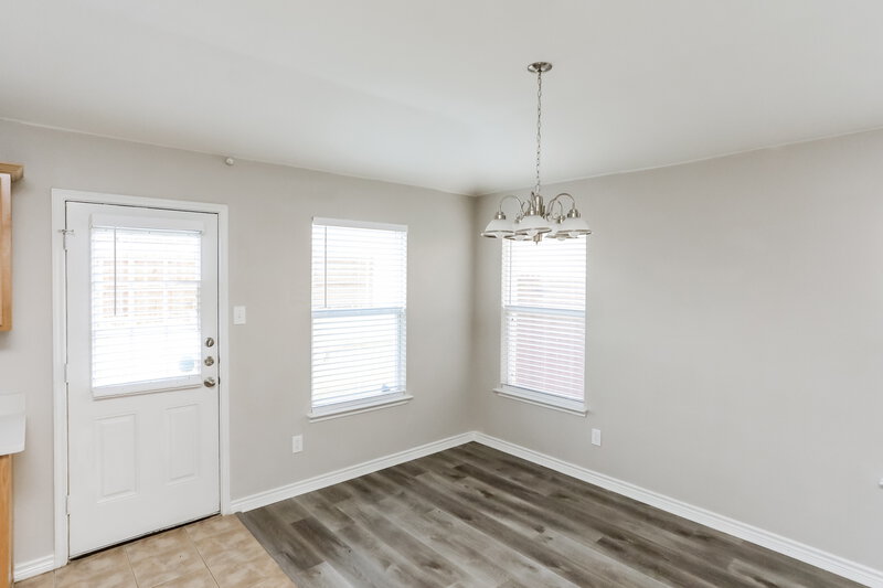 0/Mo, 616 Trillium Ln Desoto, TX 75115 Dining Room View