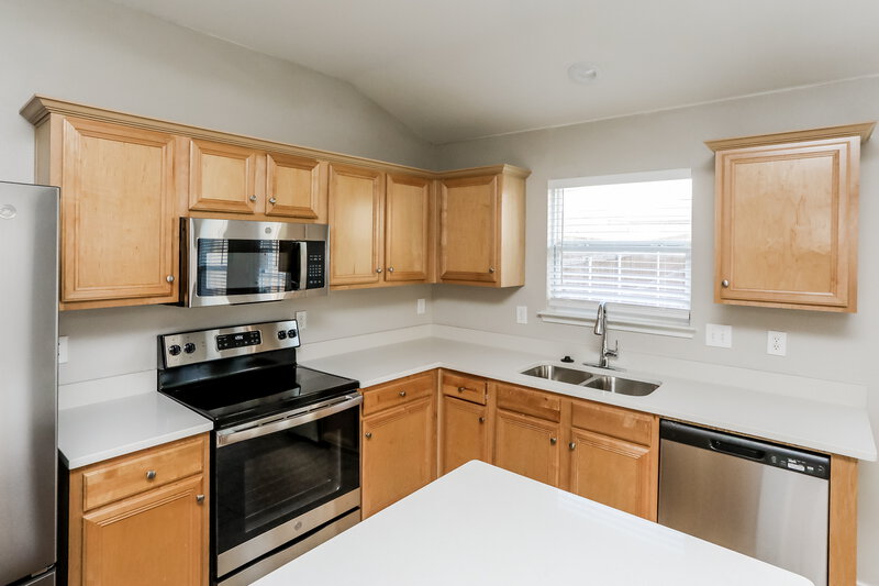 0/Mo, 616 Trillium Ln Desoto, TX 75115 Kitchen View 2