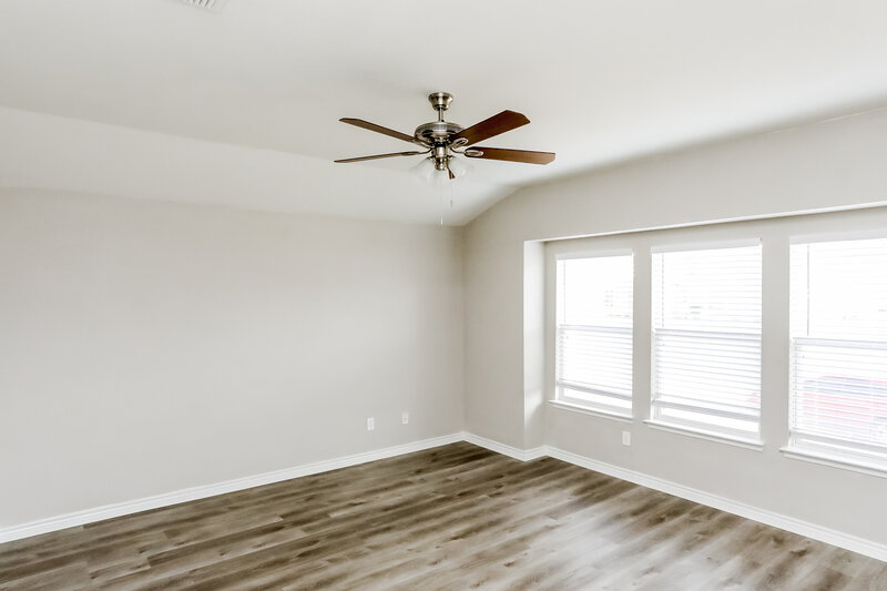 0/Mo, 616 Trillium Ln Desoto, TX 75115 Main Bedroom View