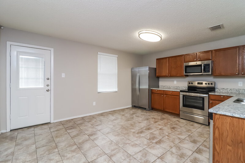 2,275/Mo, 509 Travis Ranch Trl Arlington, TX 76002 Kitchen View