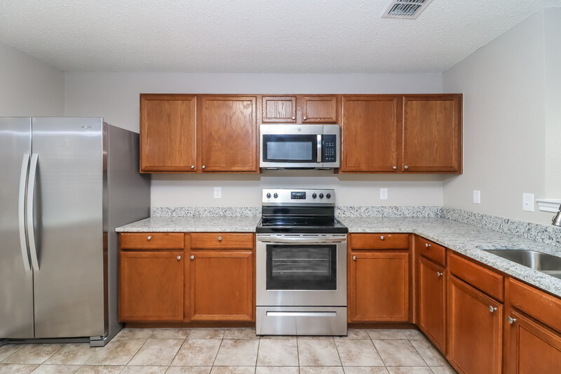 2,275/Mo, 509 Travis Ranch Trl Arlington, TX 76002 Kitchen View 2