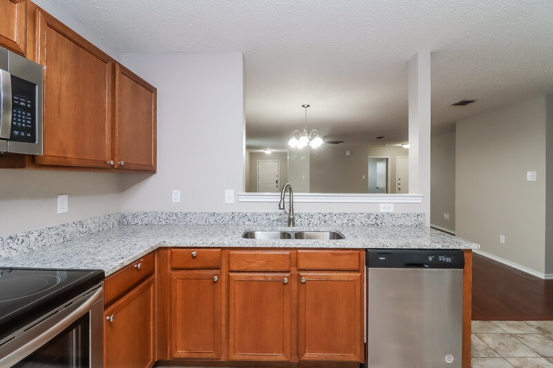 2,275/Mo, 509 Travis Ranch Trl Arlington, TX 76002 Kitchen View 3