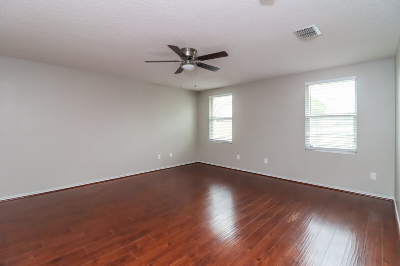 2,275/Mo, 509 Travis Ranch Trl Arlington, TX 76002 Main Bedroom View 2