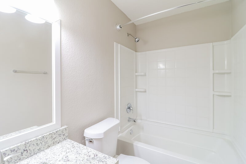 2,275/Mo, 509 Travis Ranch Trl Arlington, TX 76002 Bathroom View