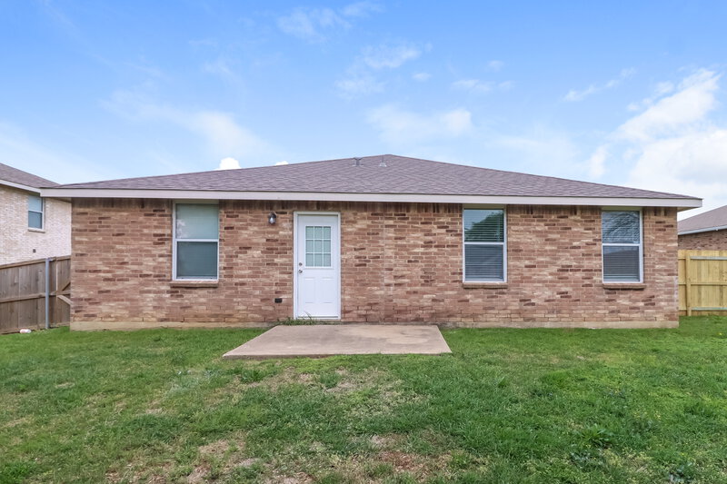 2,275/Mo, 509 Travis Ranch Trl Arlington, TX 76002 Rear View