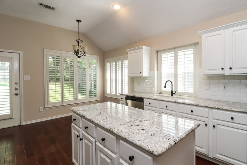 2,500/Mo, 1933 Perry Dr Mansfield, TX 76063 Kitchen View