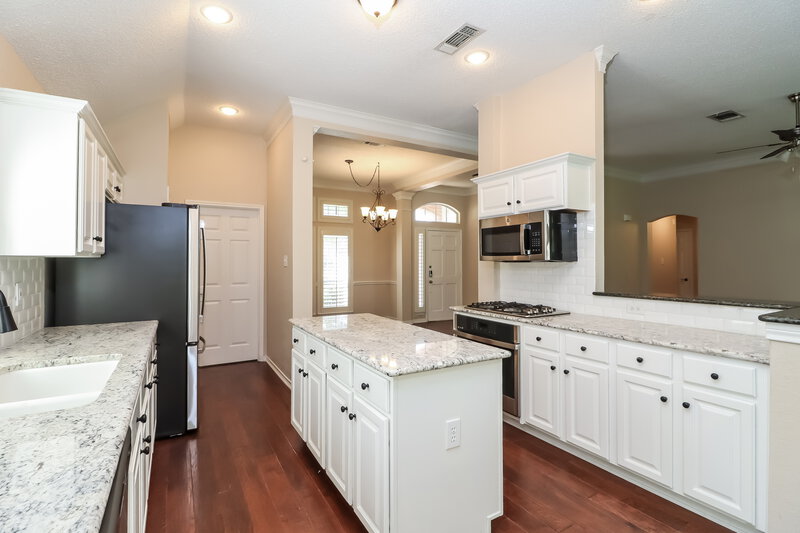 2,500/Mo, 1933 Perry Dr Mansfield, TX 76063 Kitchen View 2