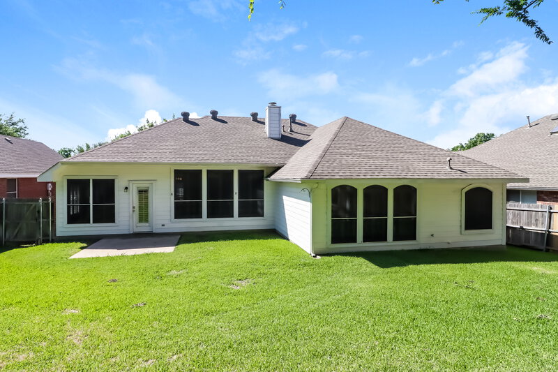 2,500/Mo, 1933 Perry Dr Mansfield, TX 76063 Rear View