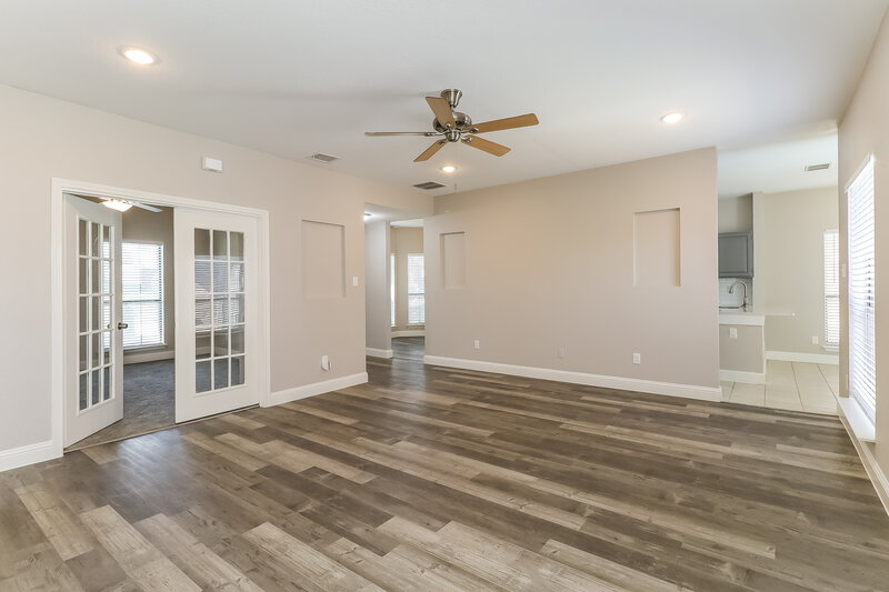 2,150/Mo, 1029 Primrose St Mesquite, TX 75149 Living Room View 2