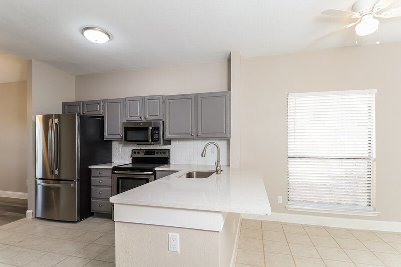 2,150/Mo, 1029 Primrose St Mesquite, TX 75149 Kitchen View