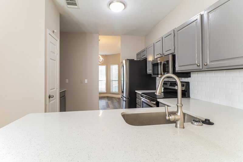 2,150/Mo, 1029 Primrose St Mesquite, TX 75149 Kitchen View 2