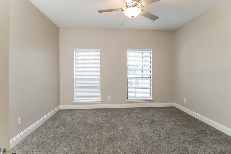 2,150/Mo, 1029 Primrose St Mesquite, TX 75149 Office View