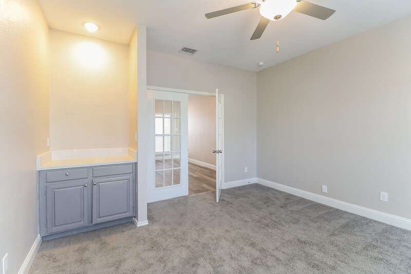 2,150/Mo, 1029 Primrose St Mesquite, TX 75149 Office View 2