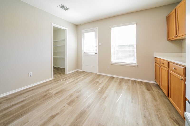 2,195/Mo, 6521 Longleaf Ln Denton, TX 76210 Kitchen View 2