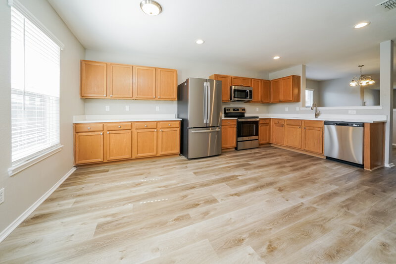 2,195/Mo, 6521 Longleaf Ln Denton, TX 76210 Kitchen View 3