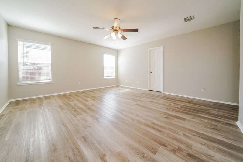 2,195/Mo, 6521 Longleaf Ln Denton, TX 76210 Main Bedroom View 3