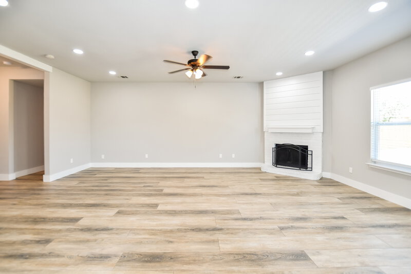1,990/Mo, 1621 Lesli Dr Royse City, TX 75189 Living Room View 2