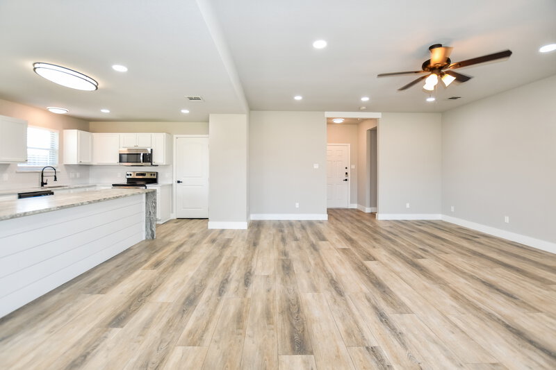 1,990/Mo, 1621 Lesli Dr Royse City, TX 75189 Living Room View 5