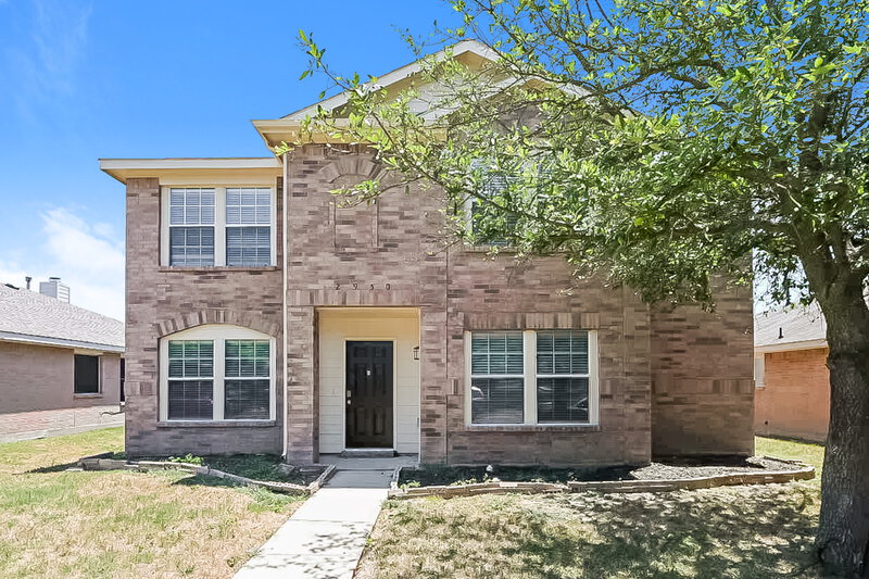 2,150/Mo, 2950 Monticello Ln Lancaster, TX 75134 External View