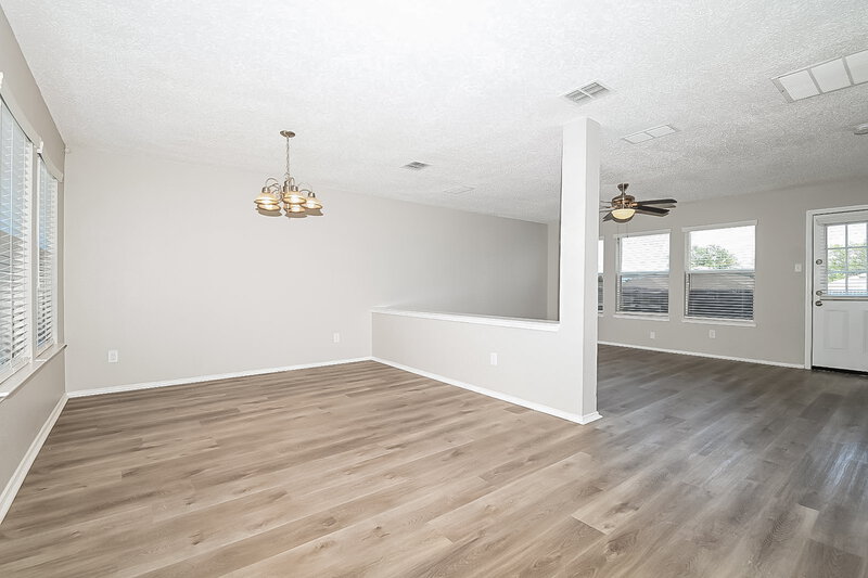 2,150/Mo, 2950 Monticello Ln Lancaster, TX 75134 Dining Room View 2