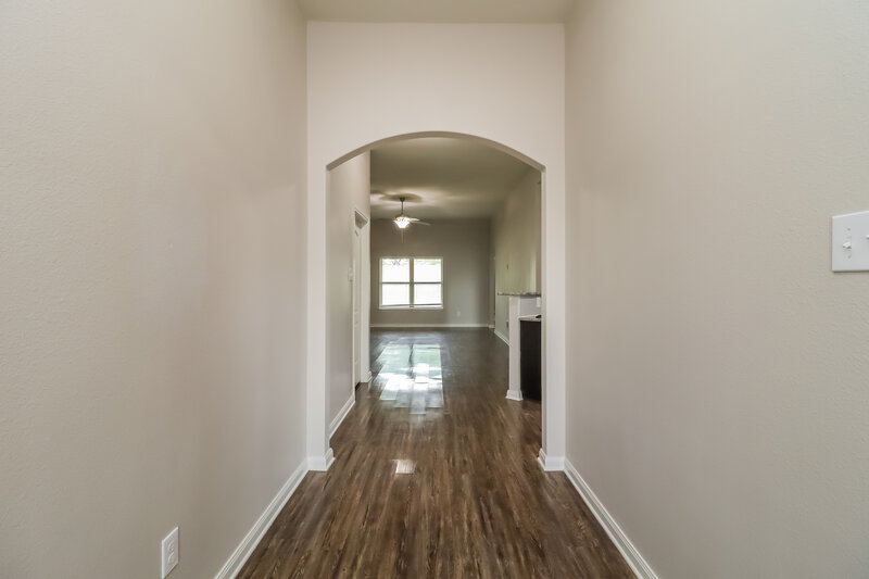 2,205/Mo, 1605 Conley Ln Crowley, TX 76036 Foyer View