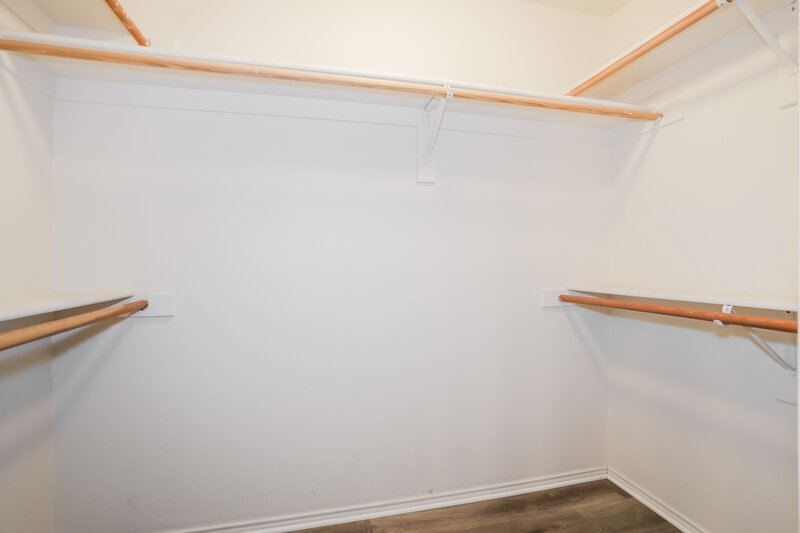 2,270/Mo, 10440 Fossil Hill Dr Fort Worth, TX 76131 Walk In Closet View