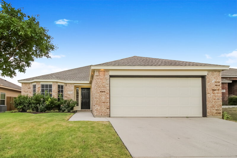 2,135/Mo, 745 Poncho Ln Fort Worth, TX 76052 External View