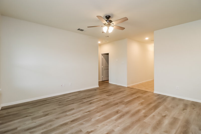 2,215/Mo, 844 Wylie St Crowley, TX 76036 Living Room View