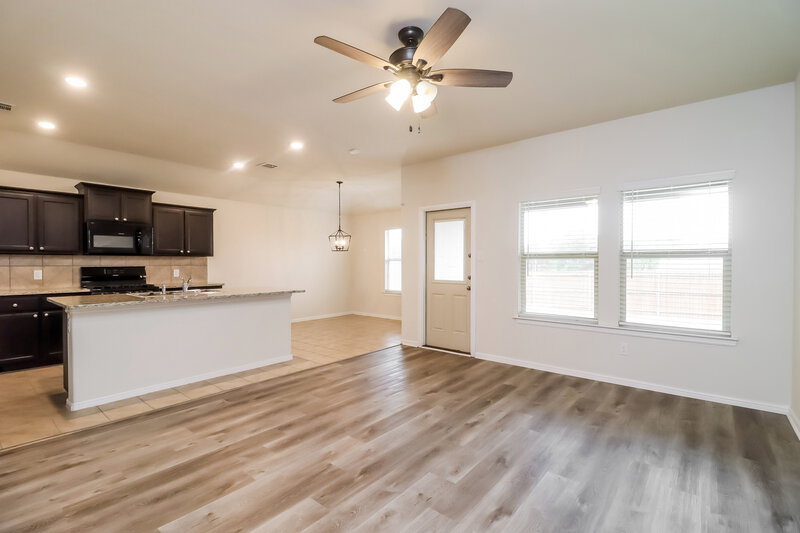 2,215/Mo, 844 Wylie St Crowley, TX 76036 Living Room View 2