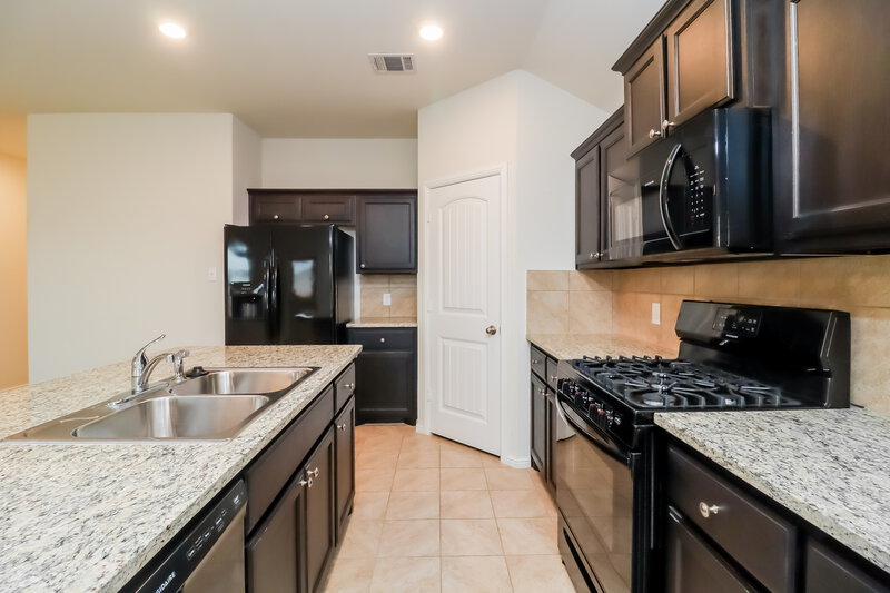 2,215/Mo, 844 Wylie St Crowley, TX 76036 Kitchen View 2