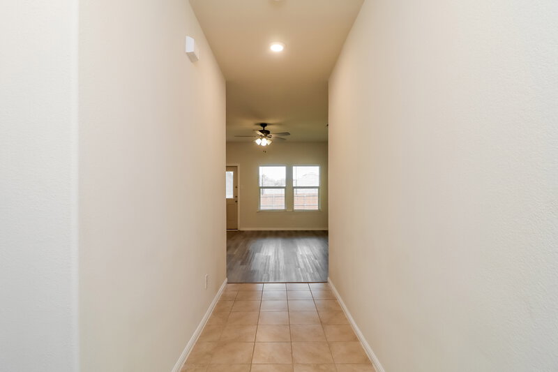 2,215/Mo, 844 Wylie St Crowley, TX 76036 Hallway View