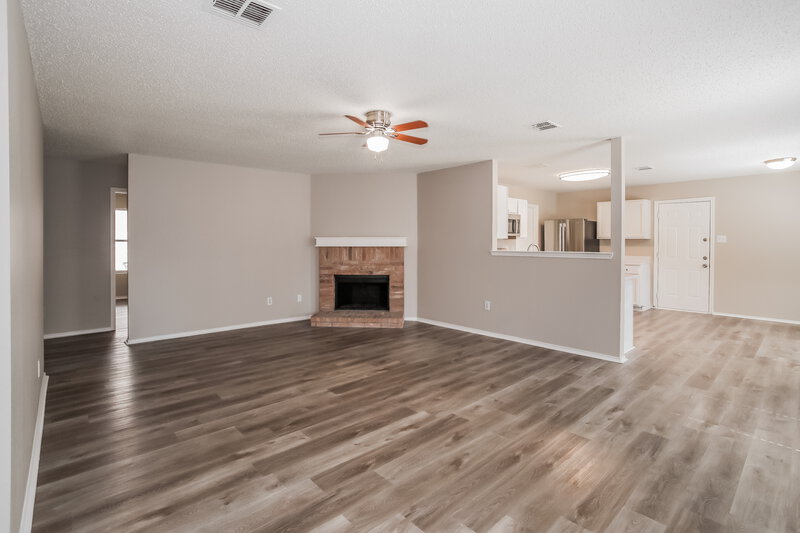 2,245/Mo, 4336 Hunters Creek Dr Fort Worth, TX 76123 Living Room View 2