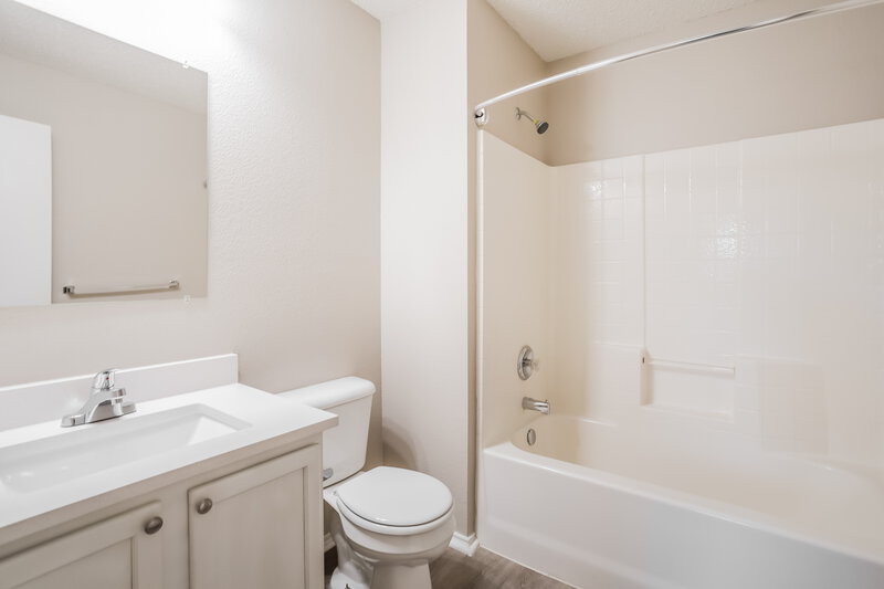2,245/Mo, 4336 Hunters Creek Dr Fort Worth, TX 76123 Main Bathroom View