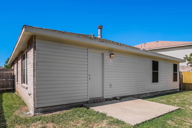 2,245/Mo, 4336 Hunters Creek Dr Fort Worth, TX 76123 Rear View