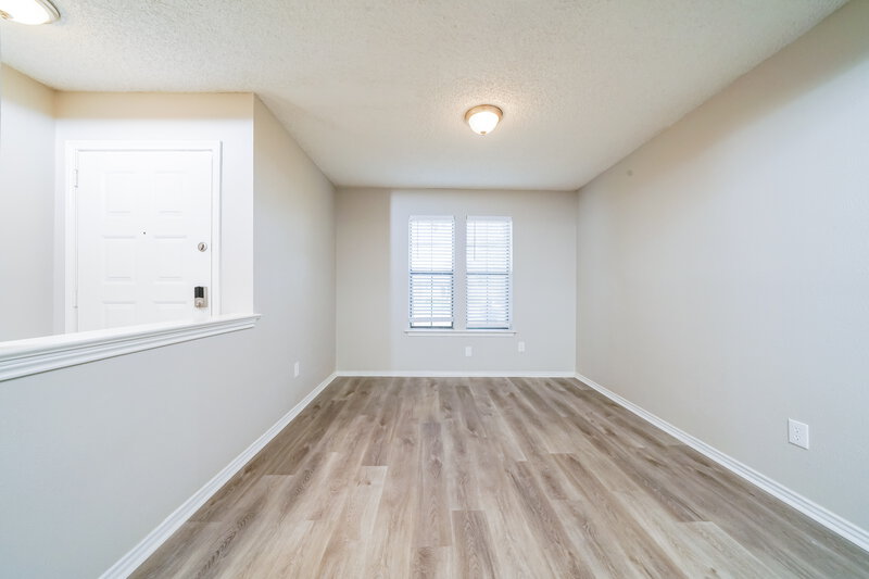 2,465/Mo, 1909 Wisteria St Denton, TX 76205 Dining Room View 2