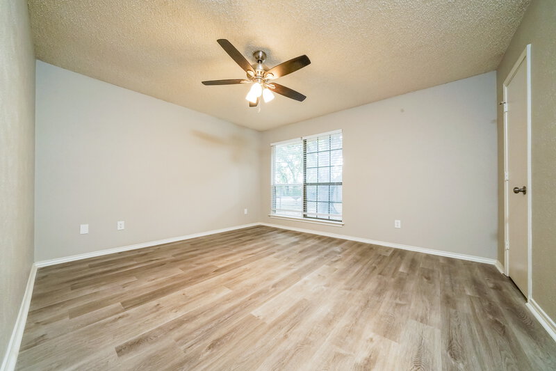 2,465/Mo, 1909 Wisteria St Denton, TX 76205 Main Bedroom View