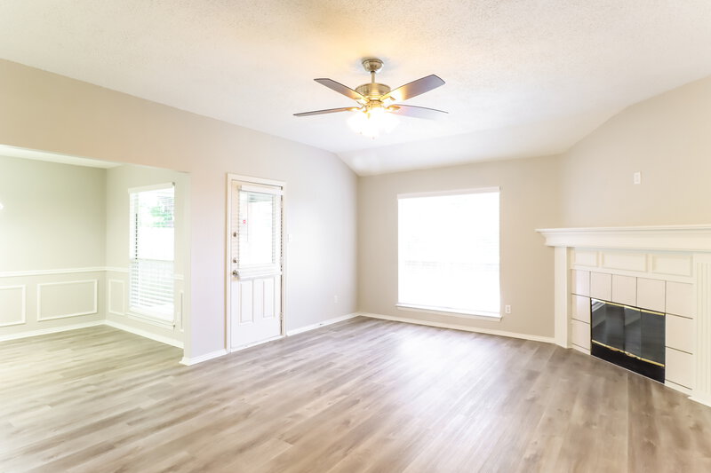 2,430/Mo, 5118 Ridge Pointe Dr Arlington, TX 76017 Living Room View