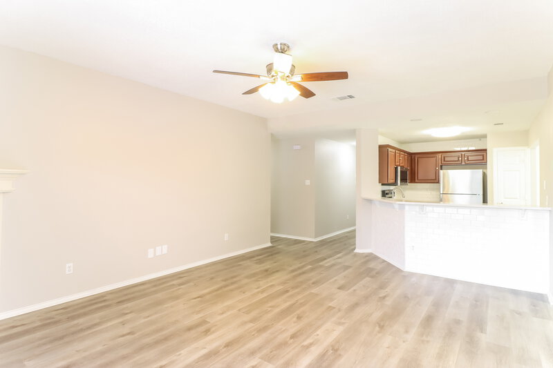 2,430/Mo, 5118 Ridge Pointe Dr Arlington, TX 76017 Living Room View 2