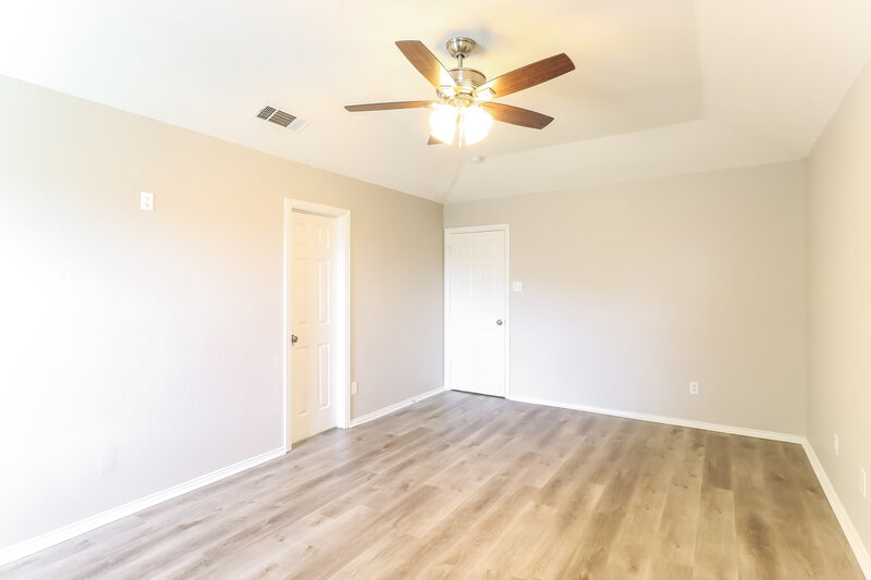2,430/Mo, 5118 Ridge Pointe Dr Arlington, TX 76017 Main Bedroom View 2