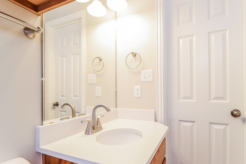 2,165/Mo, 1301 Rumfield Rd White Settlement, TX 76108 Bathroom View