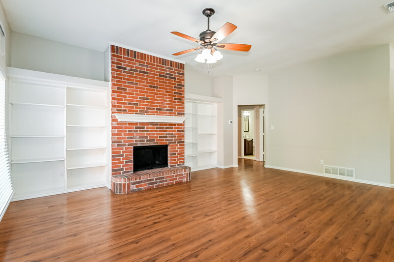 3,350/Mo, 1500 Sage Ct Mesquite, TX 75181 Living Room View 2